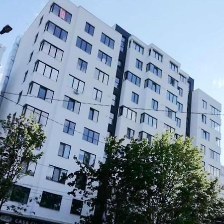 تشيسيناو Arina Apartaments المظهر الخارجي الصورة